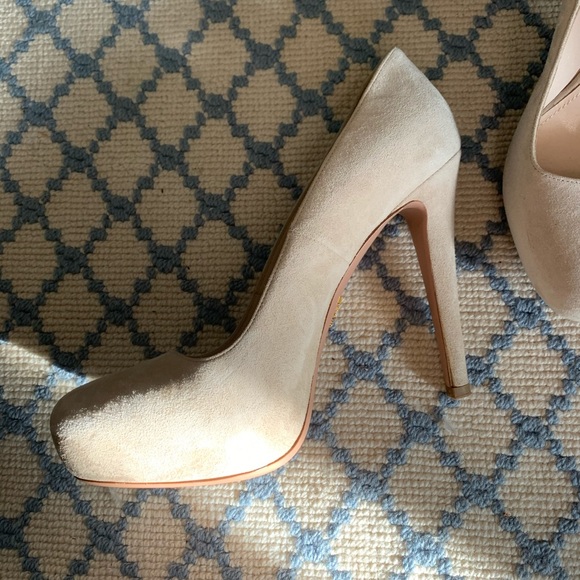 Prada nude suede heels 37 (6.5/7) - Picture 3 of 6